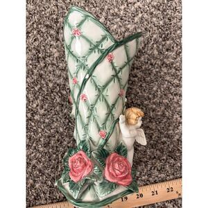 Vintage 9" 3D Omnibus  1985 vase with cherub